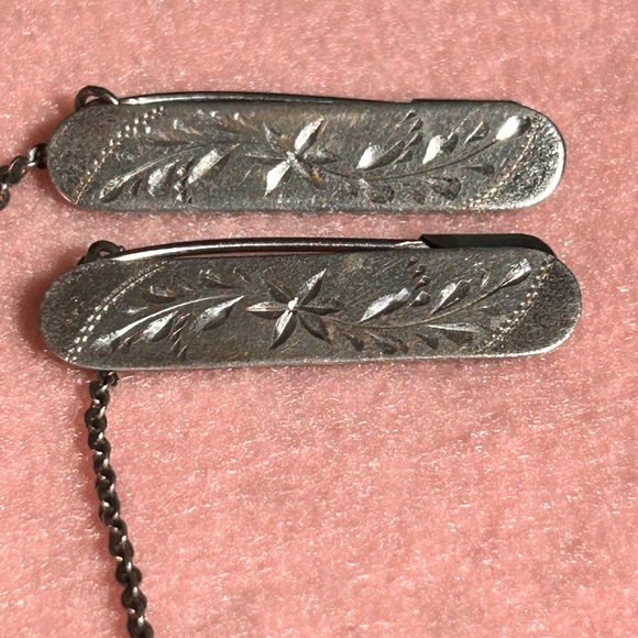 Vtg Etched Sterling Silver Diaper Pins or Sweater Clips 50’s era - Picture 4 of 6